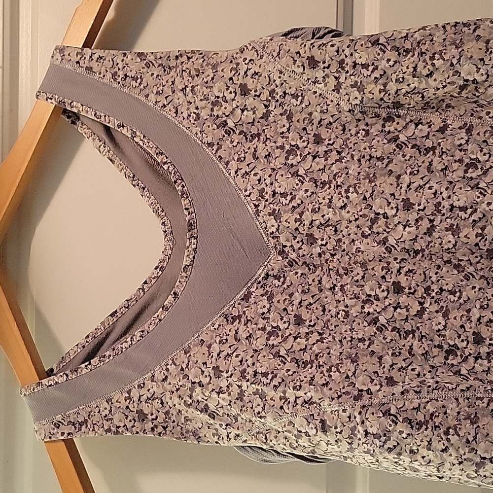Lululemon Tank - Picture 2 of 9